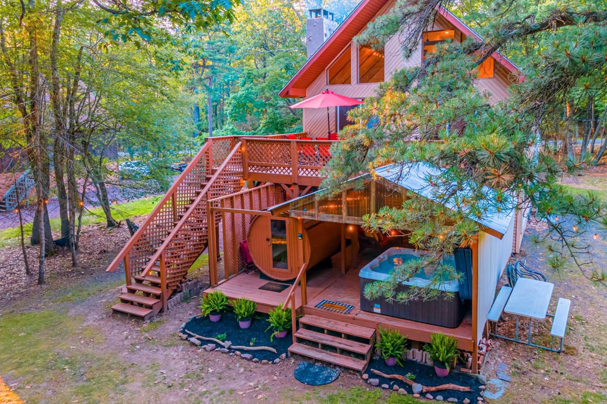Poconos Ski Retreat With Sauna, Hot Tub, And Game Room Lake Harmony Exterior photo