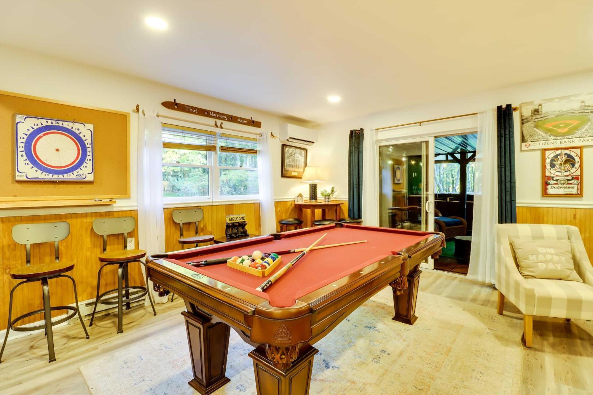 Poconos Ski Retreat With Sauna, Hot Tub, And Game Room Lake Harmony Exterior photo