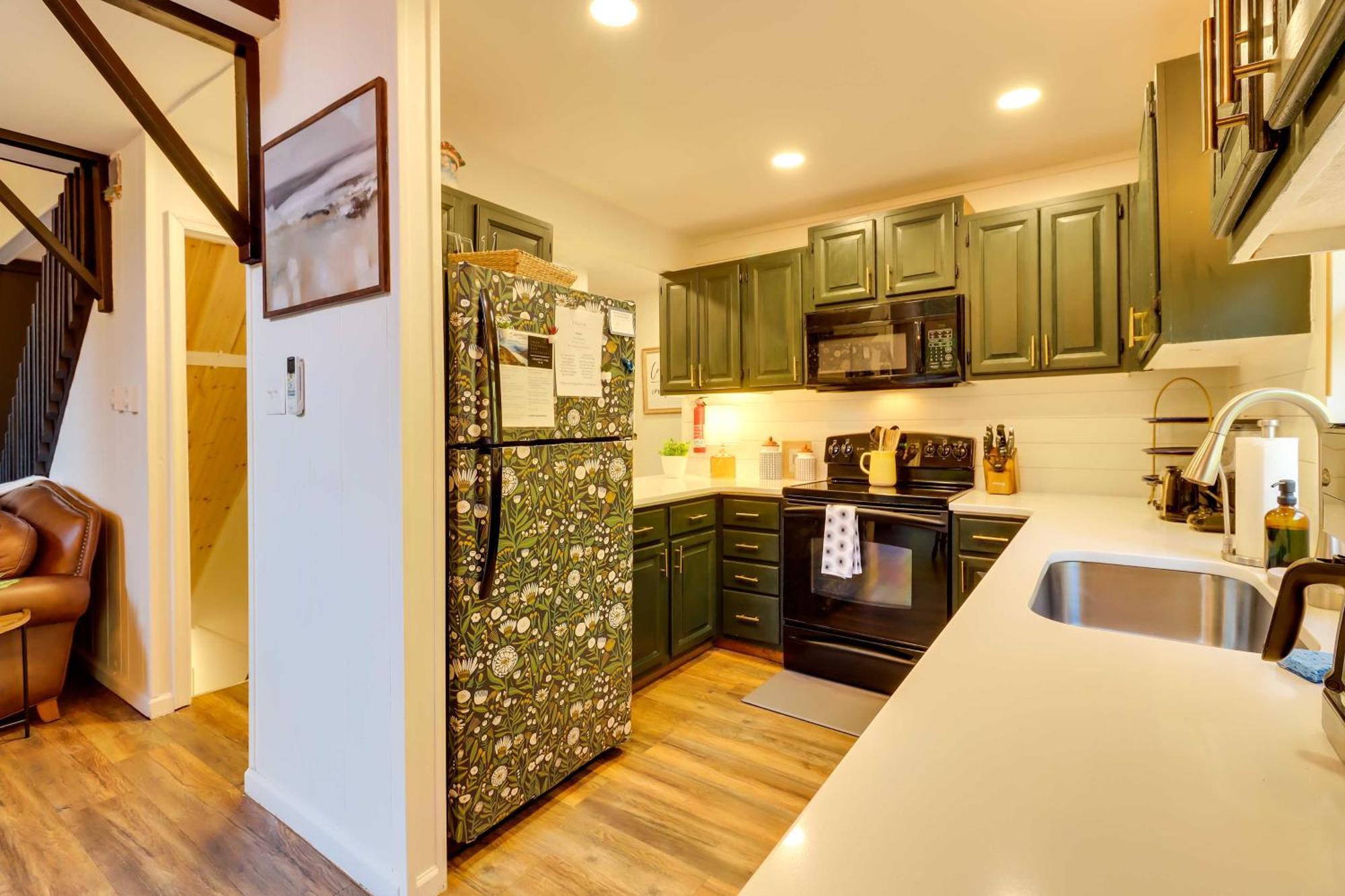 Poconos Ski Retreat With Sauna, Hot Tub, And Game Room Lake Harmony Exterior photo
