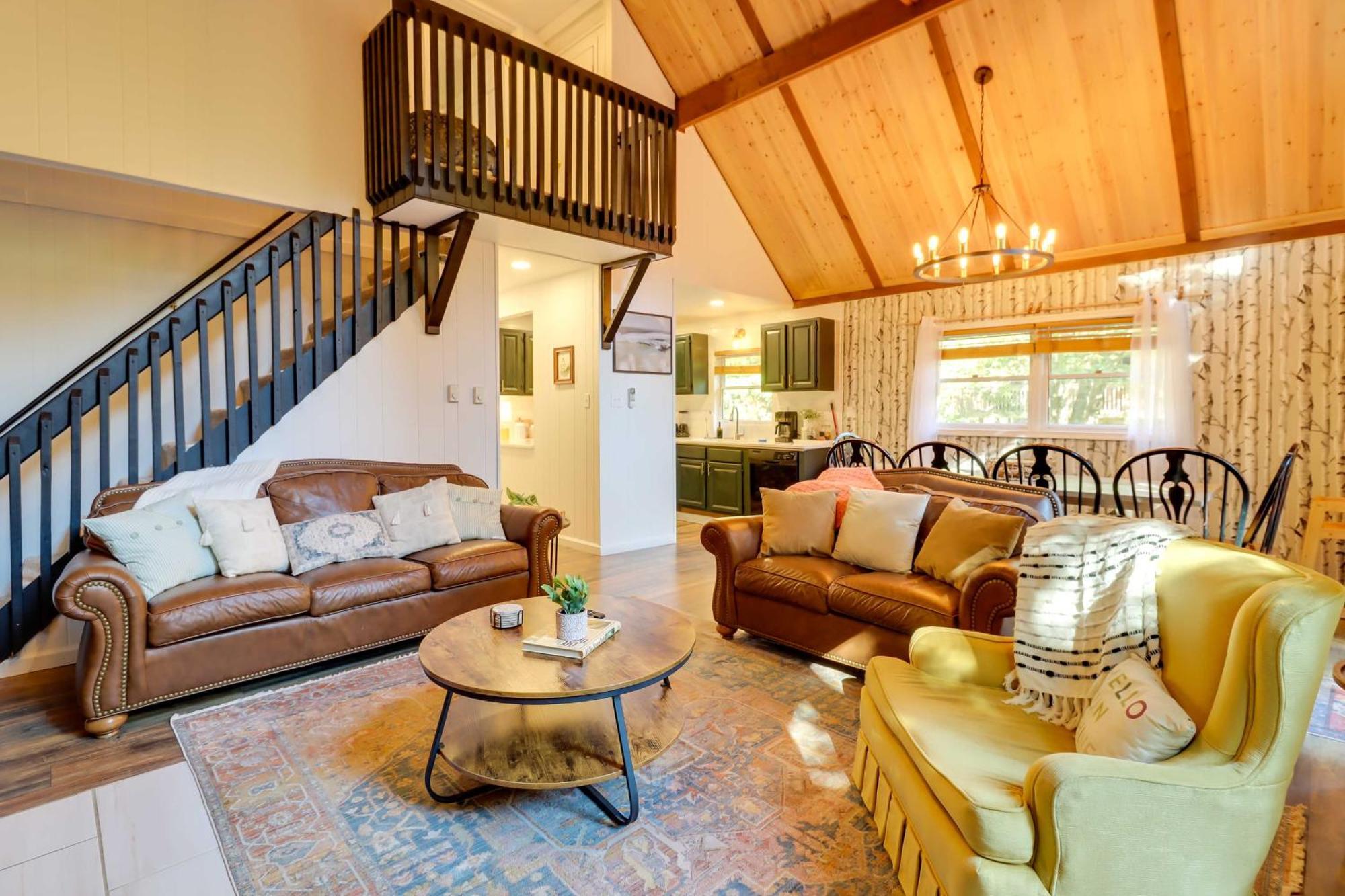 Poconos Ski Retreat With Sauna, Hot Tub, And Game Room Lake Harmony Exterior photo